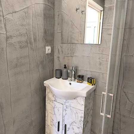 Apartment Cozy Private Plunge Pool- Fiber Internet - Private Parking *