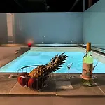 公寓 Cozy With Private Jacuzzi - Fiber Internet - Private Parking *