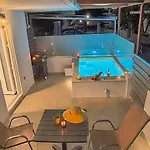 Cozy With Private Jacuzzi - Fiber Internet - Private Parking * 干尼亞