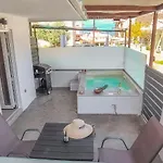 公寓 Cozy With Private Jacuzzi - Fiber Internet - Private Parking