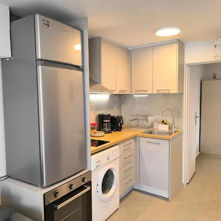 Cozy With Private Jacuzzi - Fiber Internet - Private Parking