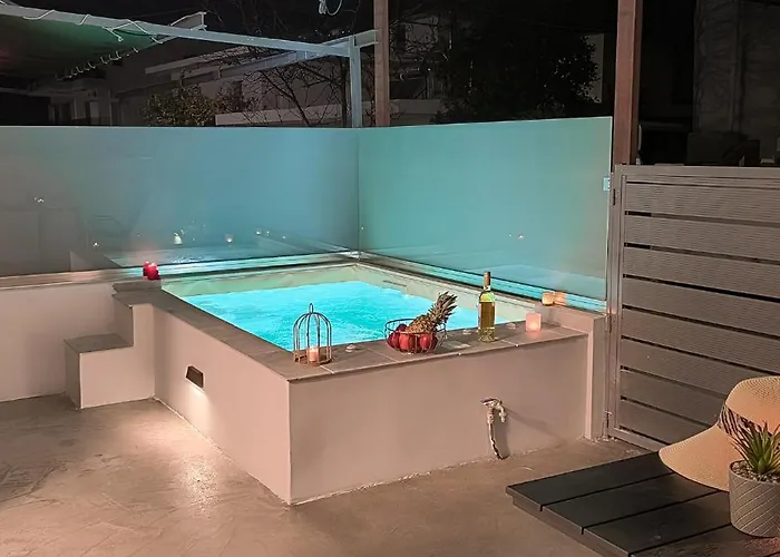 Διαμέρισμα Cozy With Private Jacuzzi - Fiber Internet - Private Parking *