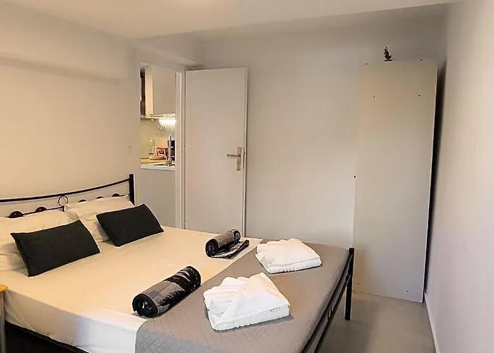 Cozy With Private Jacuzzi - Fiber Internet - Private Parking