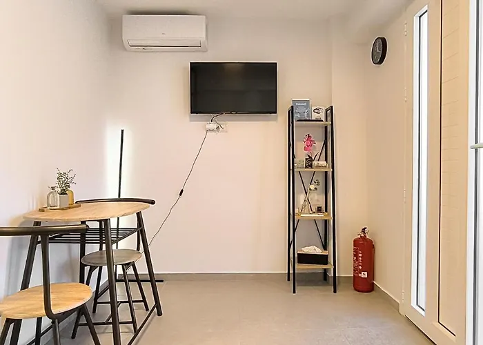 Cozy With Private Jacuzzi - Fiber Internet - Private Parking Διαμέρισμα *