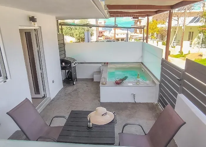 Διαμέρισμα Cozy With Private Jacuzzi - Fiber Internet - Private Parking