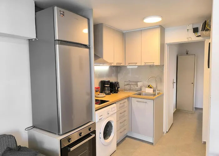 Cozy With Private Jacuzzi - Fiber Internet - Private Parking