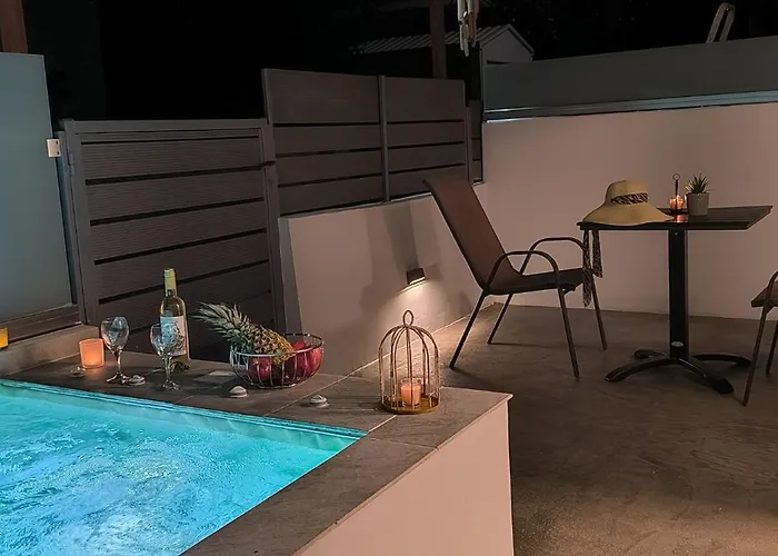 Apartment Cozy With Private Jacuzzi - Fiber Internet - Private Parking