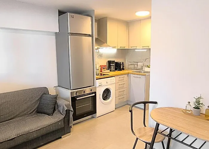 Cozy With Private Jacuzzi - Fiber Internet - Private Parking Διαμέρισμα *